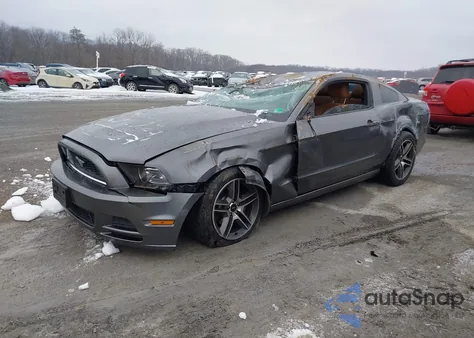 2014 Ford Mustang V6 z USA, uszkodzony, nr VIN 1ZVBP8AMXE5276665
